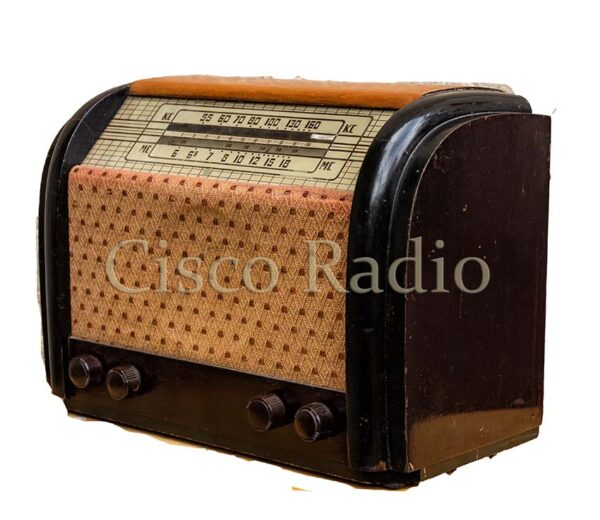 Radio  AM Valvular de madera impecable funcionando